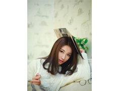 菅韌姿最新居家風(fēng)寫真曝光 享受難得的午后陽光圖片